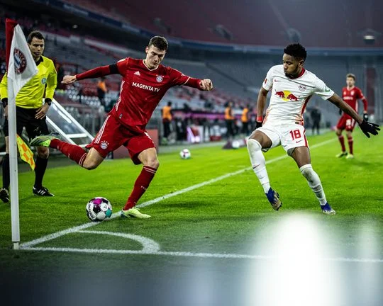 德甲联赛比赛精彩场景